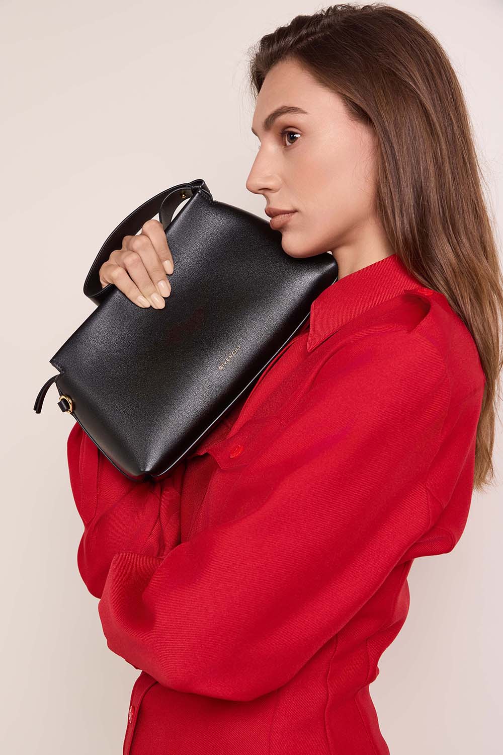 תמונת כל הלוק של תיק קלאץ' דיי